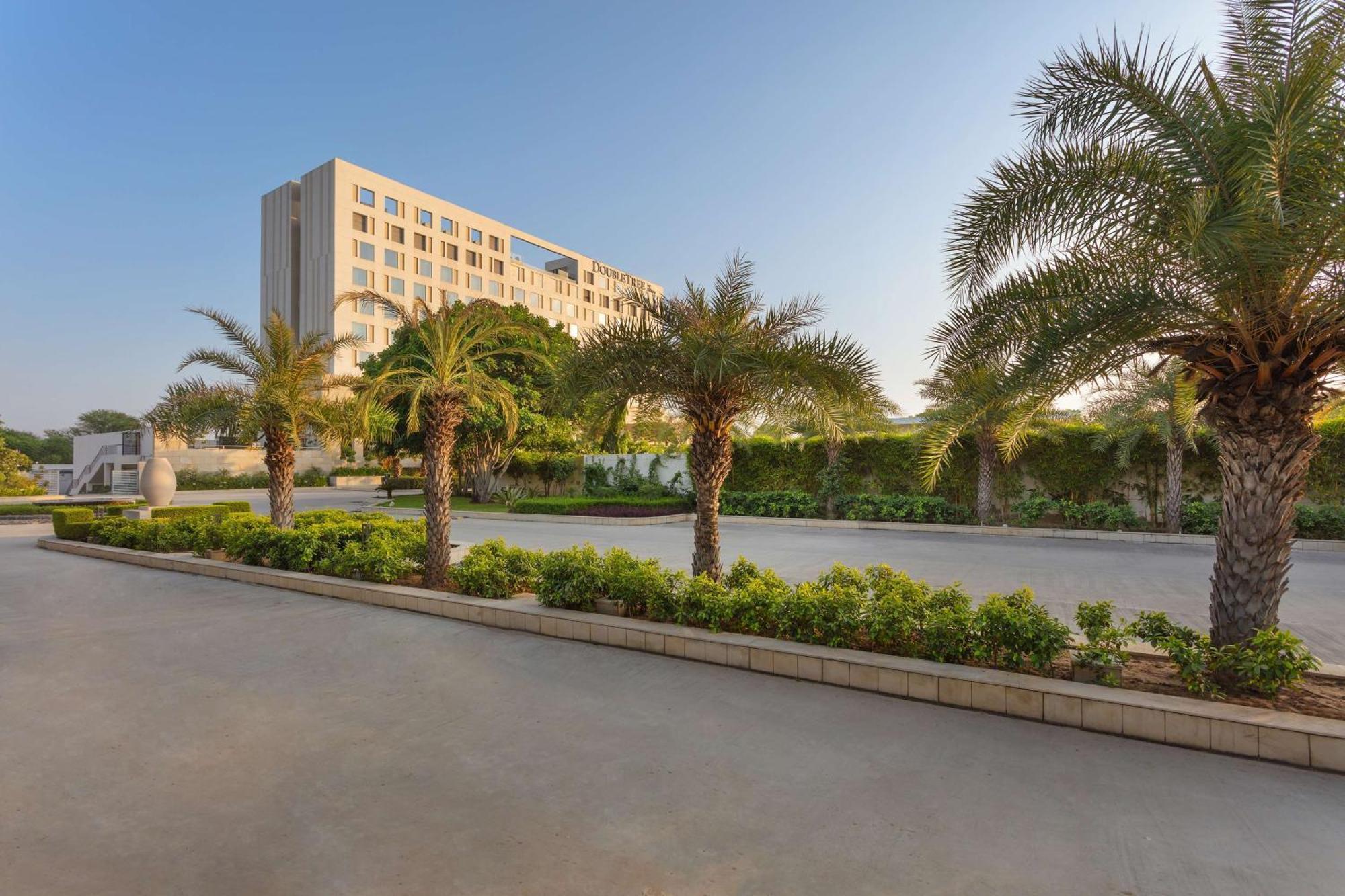 Doubletree By Hilton Jaipur Amer Ngoại thất bức ảnh
